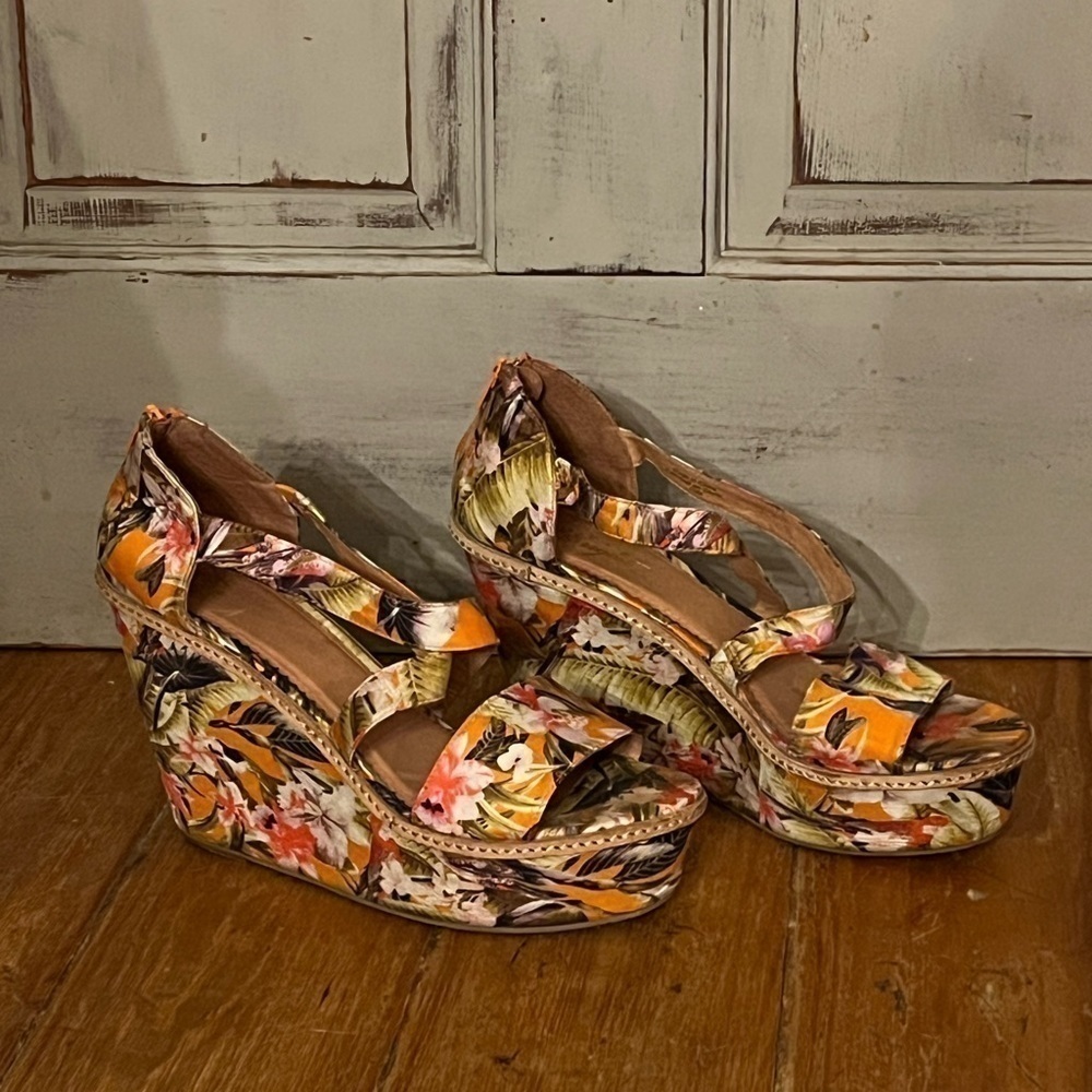 Miss Allbright Tropical Wedge Floriculture Floral Heels Anthroplogie 10 - Picture 1 of 6